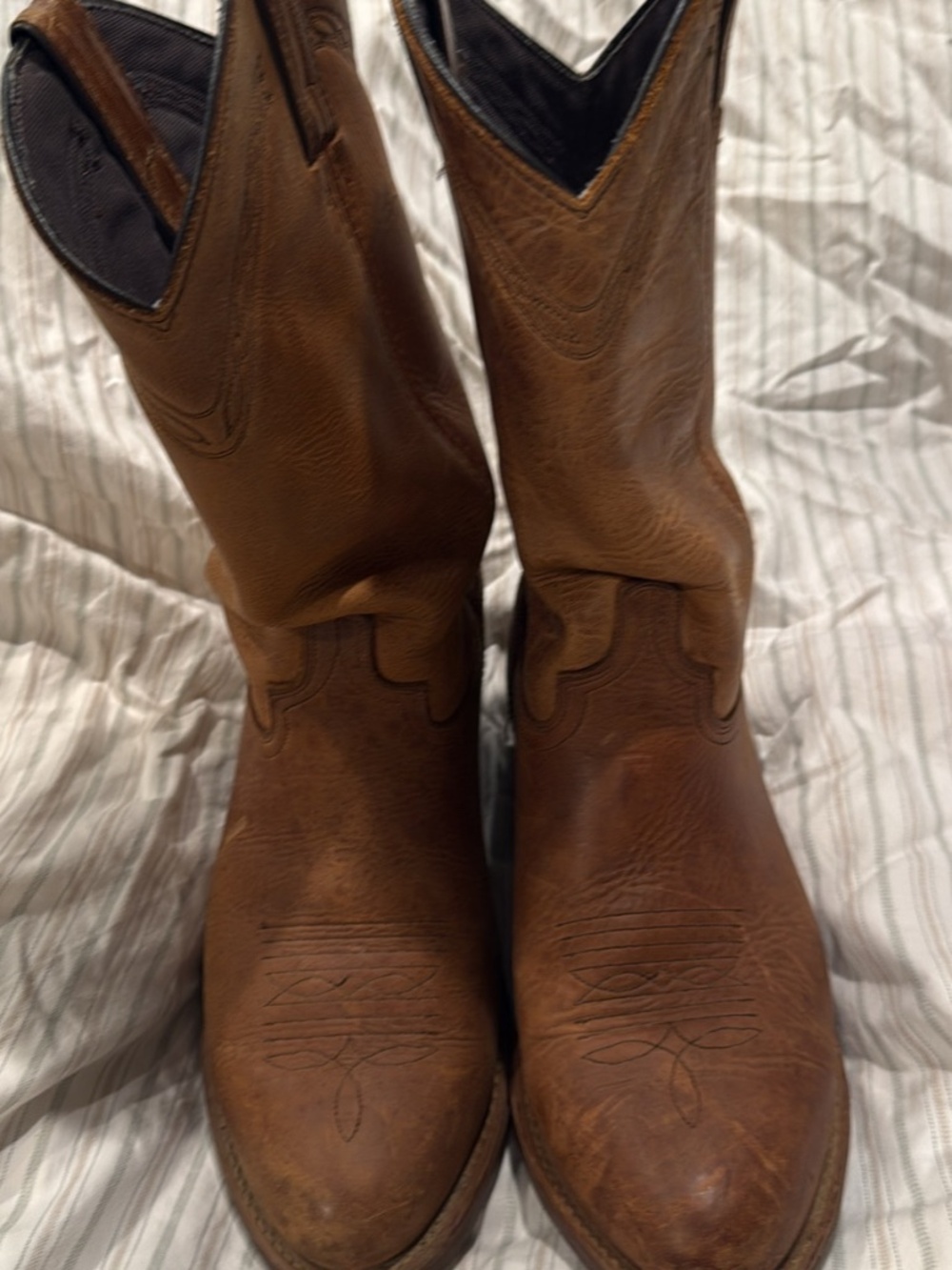Boots Vibrant 9.5 EE